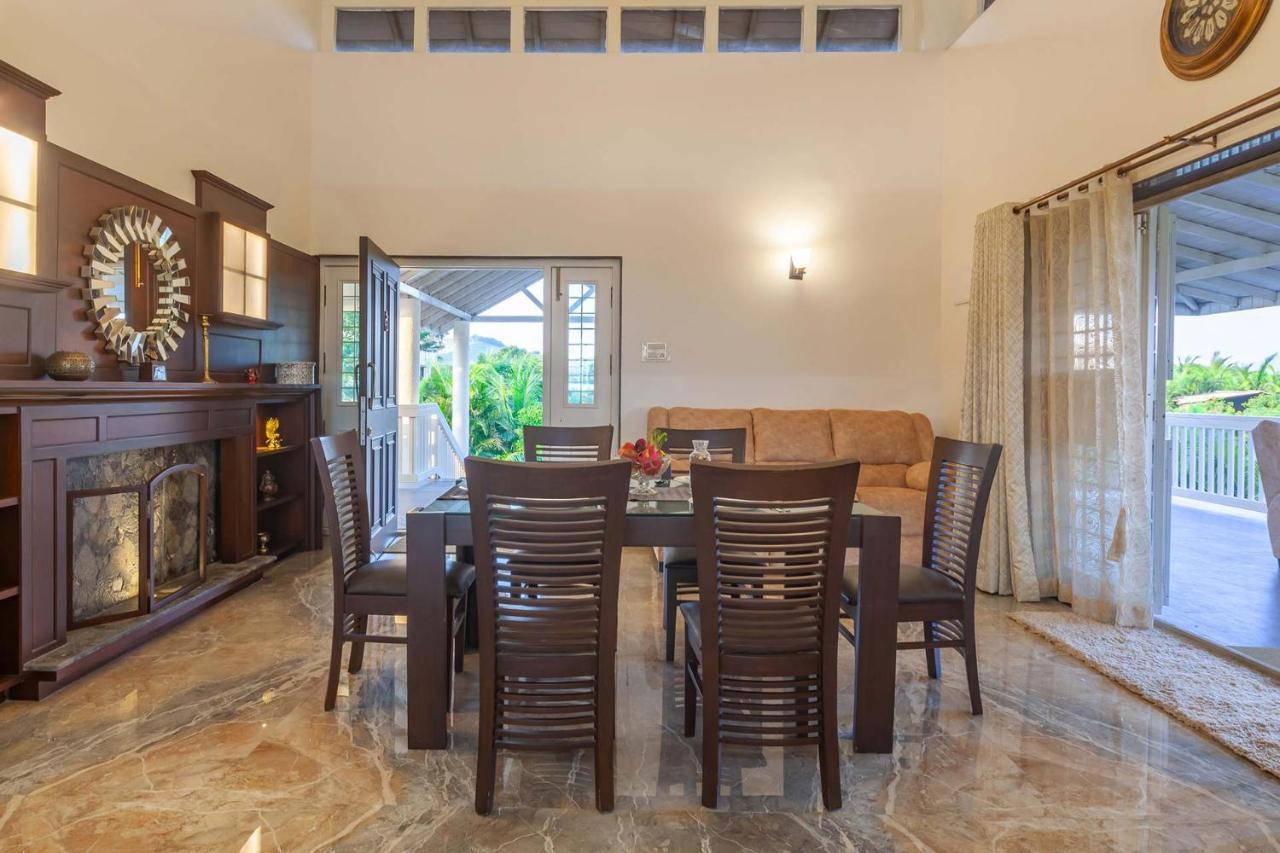 Stayvista'S Lake La Vie - Tranquil Lake-View Villa Amidst Farmland With Pool And Poolside Gazebo - Proximity To Sula Nashik Esterno foto